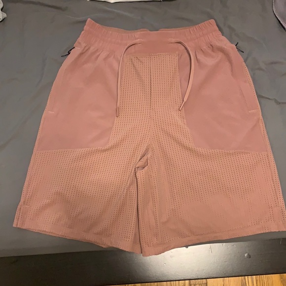 Lululemon men’s shorts with liner - Picture 1 of 6